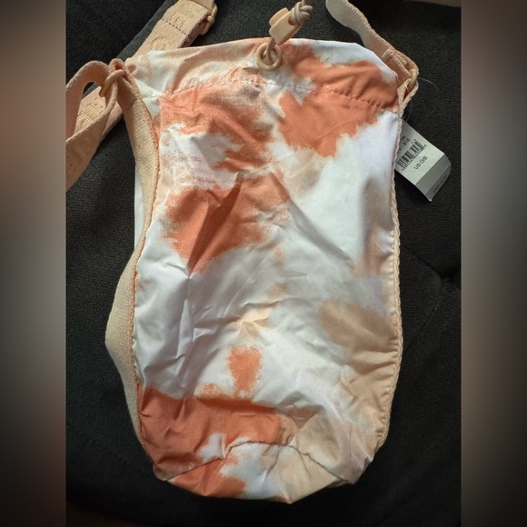 Aerie Offline water bottle holder - Picture 2 of 5